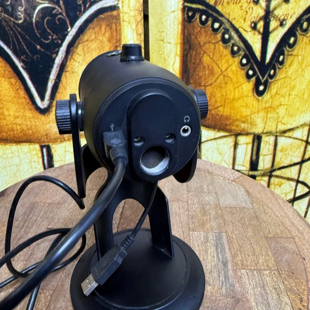 Blue Yeti USB Microphone Black Blackout Excellent Condenser Mac PC Recording
